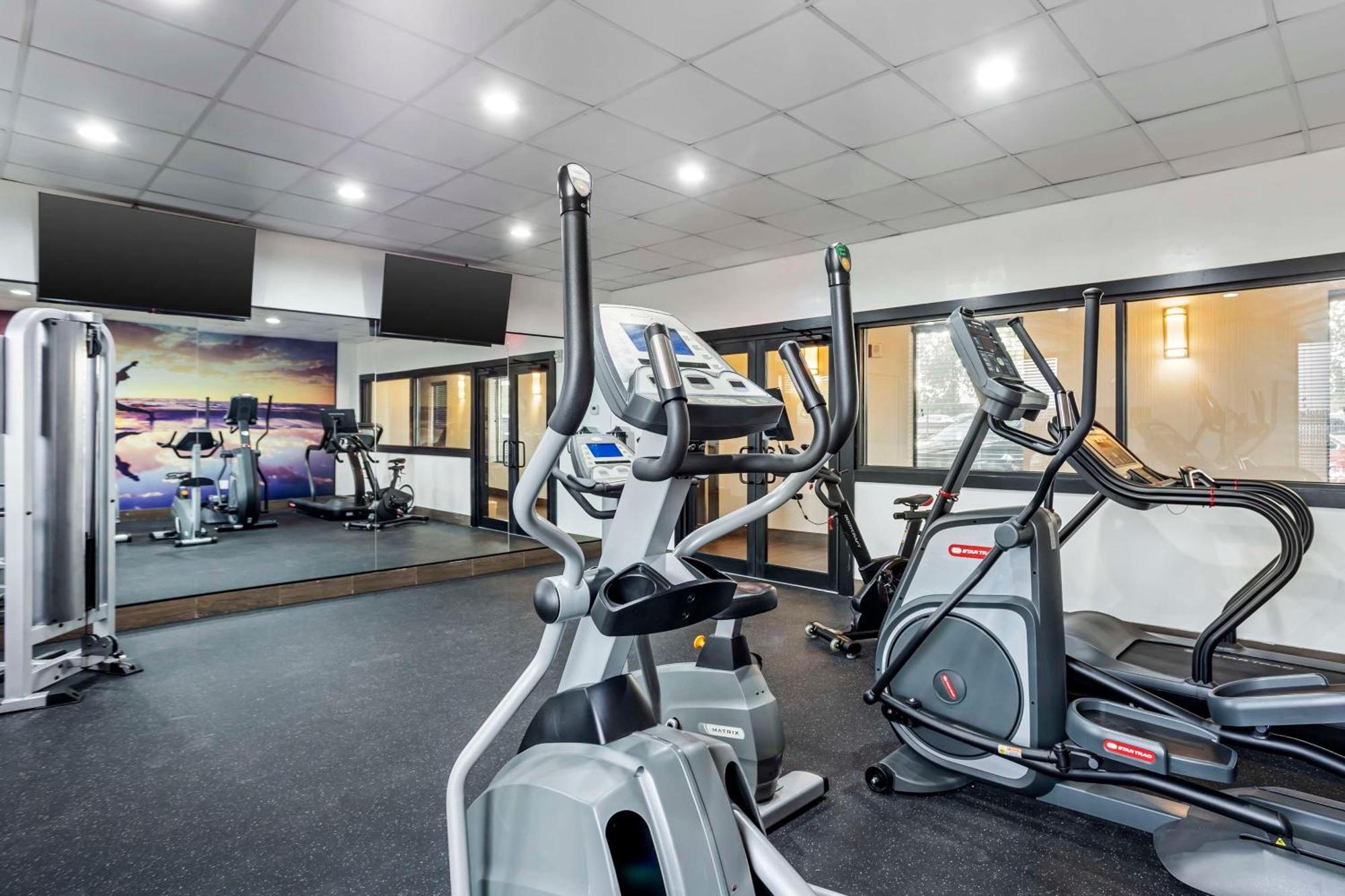 Best Western Plus Newark Airport West Экстерьер фото