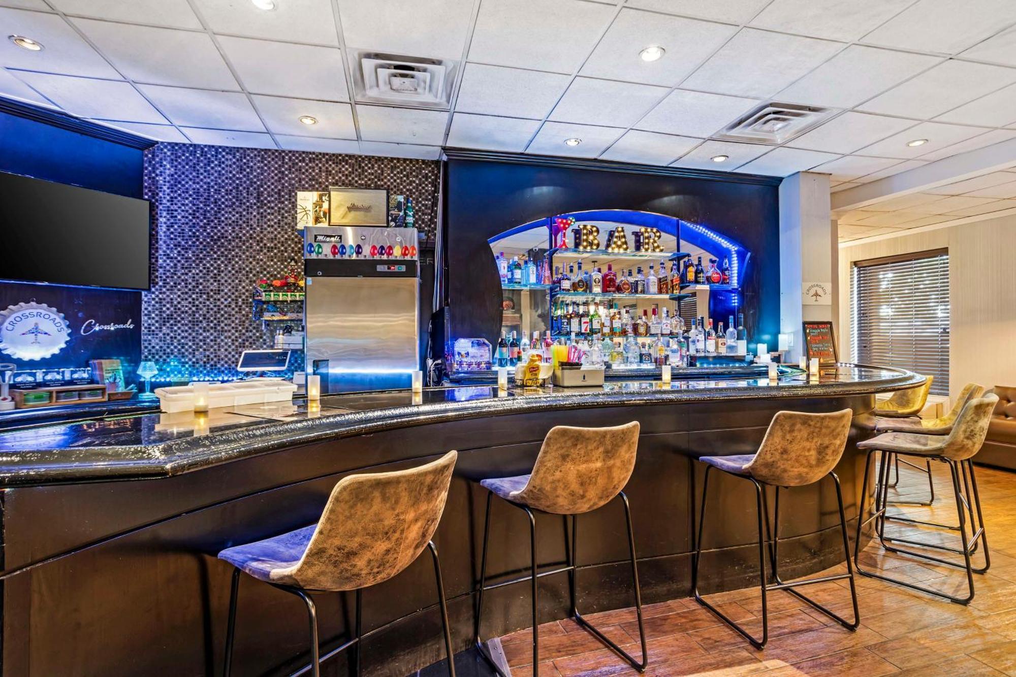 Best Western Plus Newark Airport West Экстерьер фото